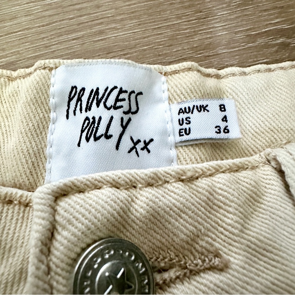 Princess Polly Swalla Shorts Beige Size 4 - Picture 4 of 5